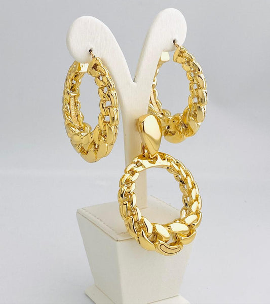 18 Carat Gold earring