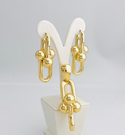 18 Carat Gold earring and pendant