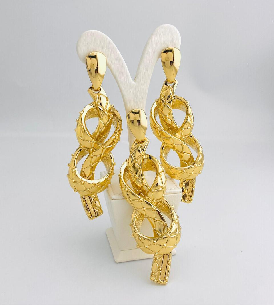 18 Carat Gold earring and pendant