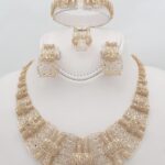 Elegance 18 Karat Gold Set